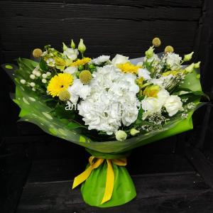 Букет с гортензией, герберами, Лизиантусом, Альстромерией и Хамелациумом